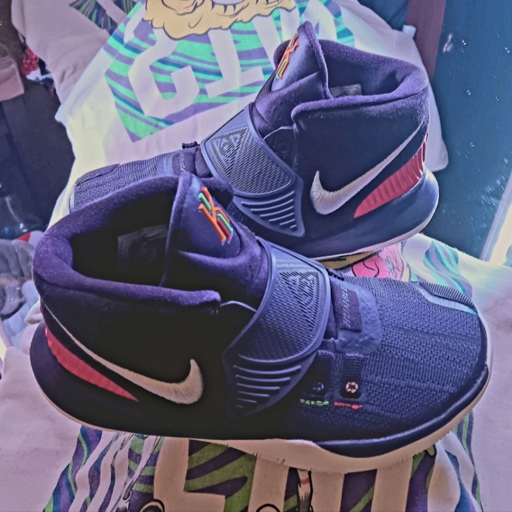 Nike Kyrie 6 Enlightenments Youth 13c